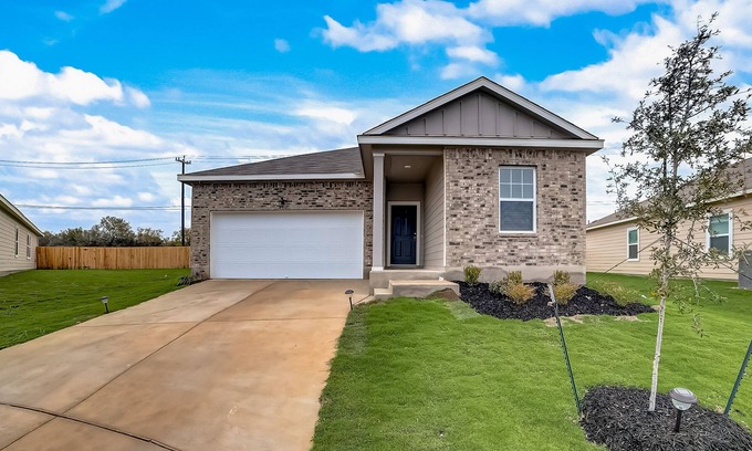 Medina Valley House | Elegant dog-friendly house with pool & playground access, patio, W/D, & AC