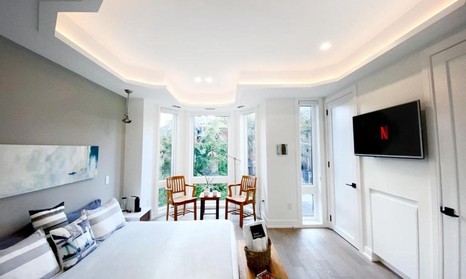 Cabbagetown South House | Elegant Downtown Home