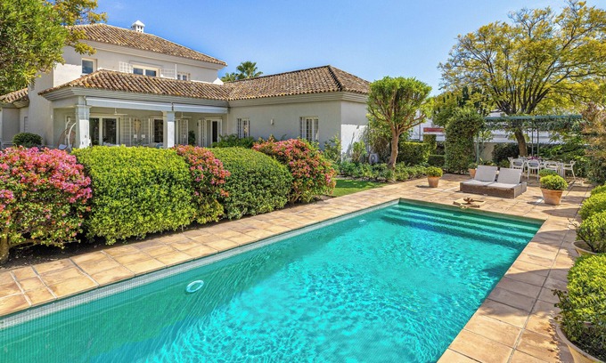 Guadalmina Villa | ELEGANT VILLA FOR GOLFERS: OUTDOOR BBQ, POOL AND SOLARIUM, PLUS HOME CINEMA ROOM