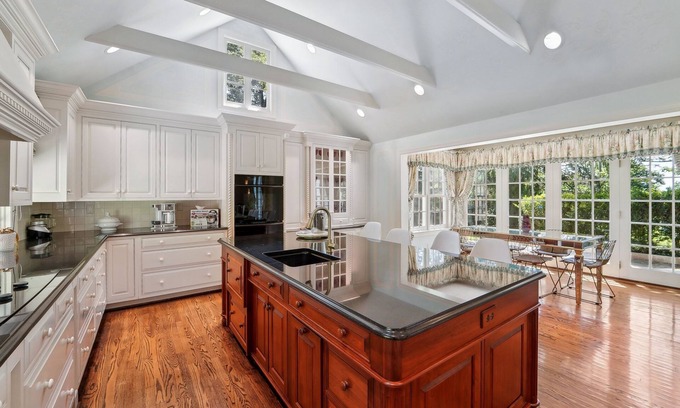 Owings Mills House | Elegant estate with sprawling grounds & gourmet kitchen- close to city
