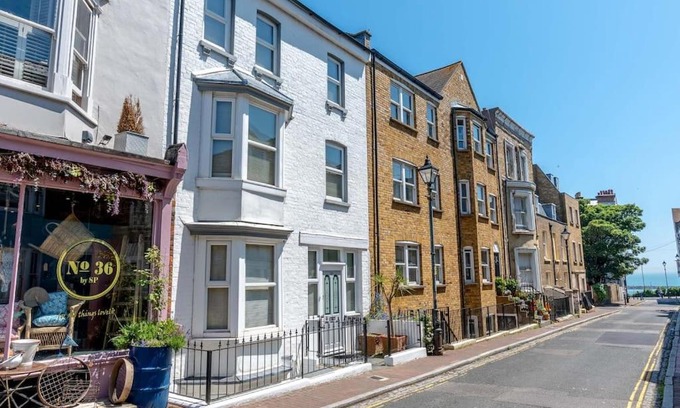 Ramsgate House | Elegant Family Townhouse-Conservation Area-Garden