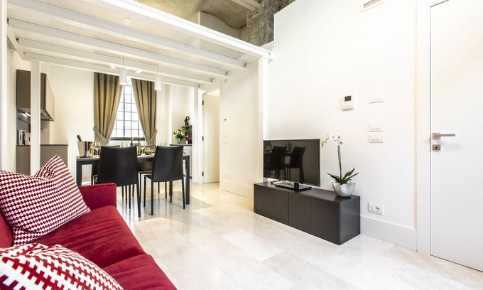 Cannaregio Apartment | Elegant Fornasa Vecia Canal View R&R