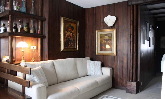 Cervinia Apartment | Elegant four-room apartment a stone's throw from the slopes and the center 90m2