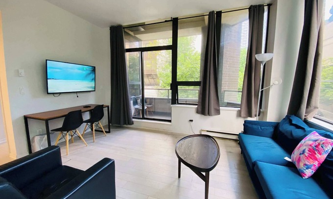 West End Apartment | Elegant Fully Loaded Bright, Quiet & Central Condo