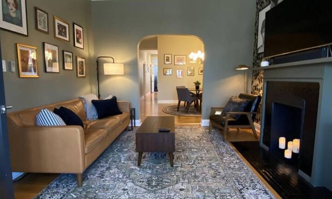 Ravenswood Condo | Elegant Hideaway in the Heart of Andersonville