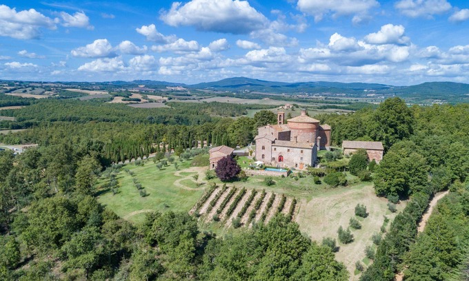Chiusdino Villa | Elegant historic villa, sleeps 12, so tastefully reconstructed according to Tuscan style with stunn