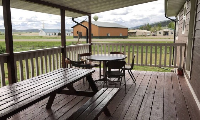 Fort Smith House | Elegant home located mins from the river and lake