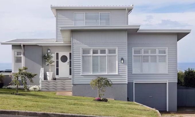 Devonport House | Elegant Home with Coastal Views