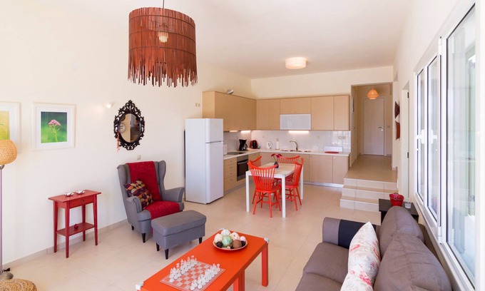 Skotino House | Elegant House Close To The Beach