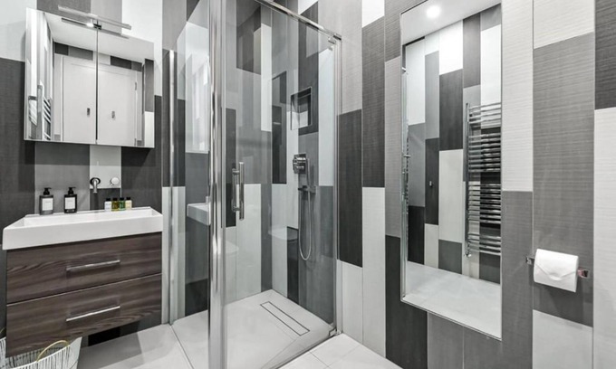 Queen's Gate House | Elegant Kensington House by Terlon