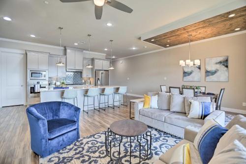 Montgomery House | Elegant Lake Conroe Townhome with Boat Slip!