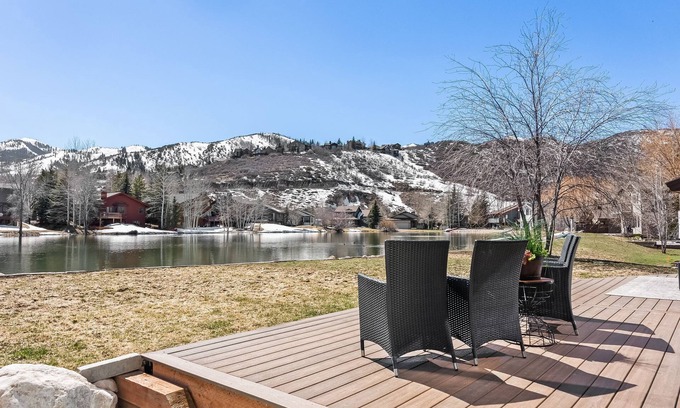 South Snyderville Basin House | Elegant Lakefront Haven: 4 Bedrooms, 5.5 Baths in Park City - Summer Getaway!