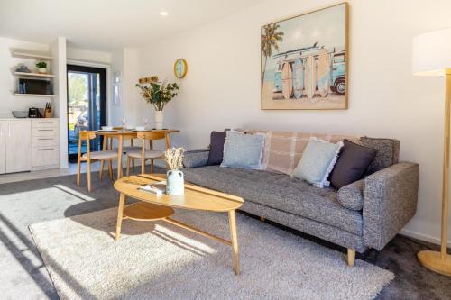 Upper Riccarton Apartment | Elegant Living by Middleton Park, Fully Equipped