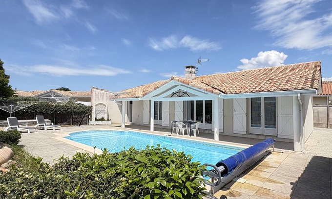 Biscarrosse Plage Villa | Elegant modern villa steps from the beach