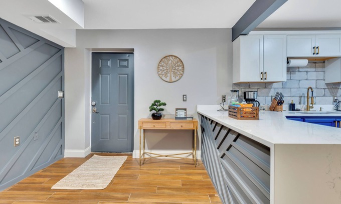West End House | Elegant modern 2bdrm, 2bth. 20 min to ATL Airport