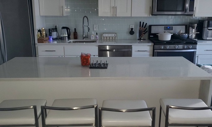 Trinidad Condo | Elegant Modern Retreat — Perfect for Long Stays