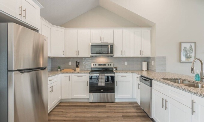 Harrisonville House | Elegant Newly Constructed Home 4BDR | 3 Bath