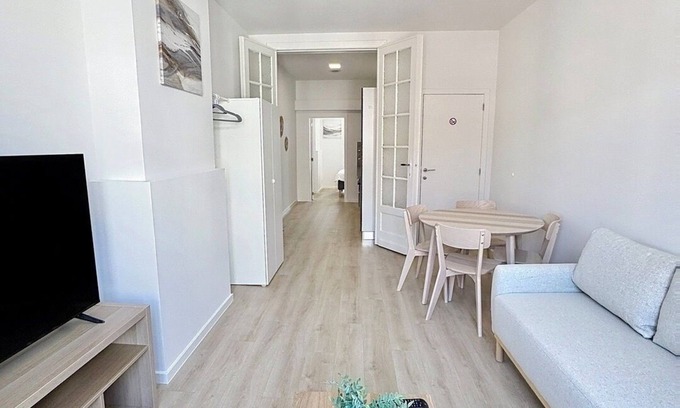 Altitude 100 Apartment | Elegant one-bedroom apartment