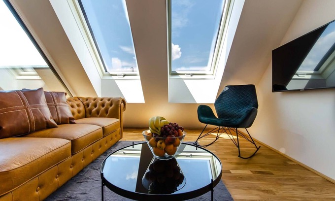 Weißgerber Apartment | Elegant Penthouse in the ♥ of Vienna + Balcony