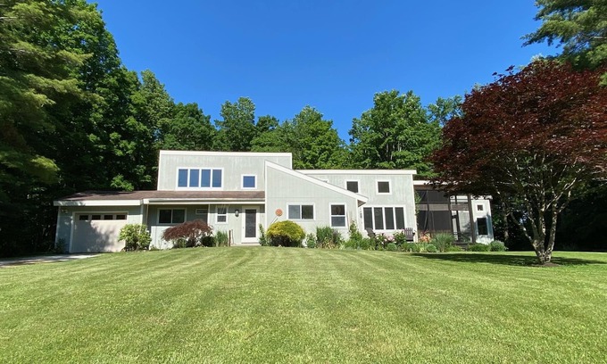 West Stockbridge House | Elegant & private light-filled 1 level, available Sept. 1 - Oct. 31- disc. 20%