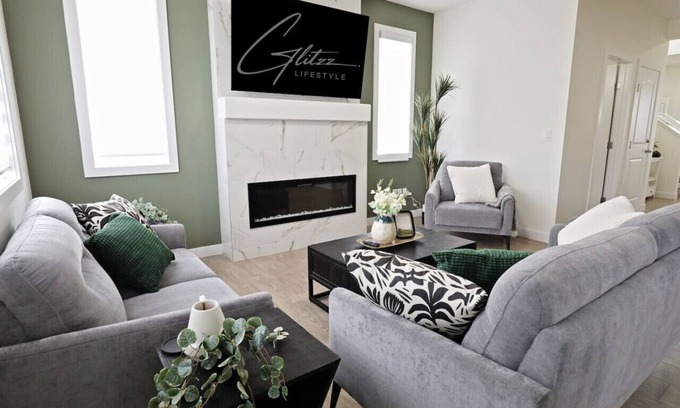 Northwest Edmonton House | Elegant Retreat w/King Beds|Golf|Disney+|Near WEM