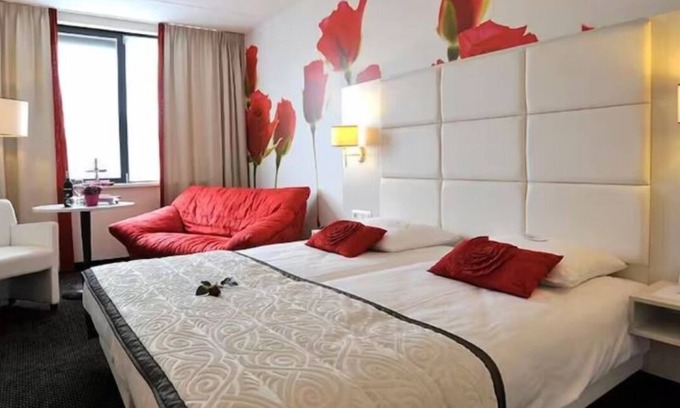 Zevenbergen House | Elegant Room in Fletcher Hotel – Convenient Base for Exploring South Holland