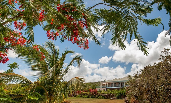 Barnes Ghaut Villa | Elegant & Spacious Modern Villa with Infinity Pool & Stunning Views. Sleeps 8-10