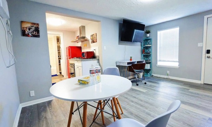 Neartown House | Elegant Studio Montrose-Amalfi - The ItalianPlaza