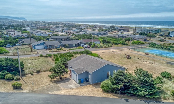 Bayshore House | Elegant Style, Comfort in Waldport 3-Bedroom, Neighborhood Playground Next Door!