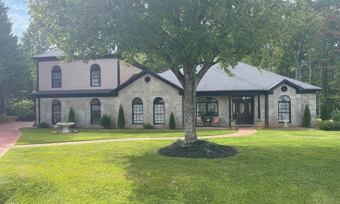 Greensboro House | Elegant, Stylish & Comfortable