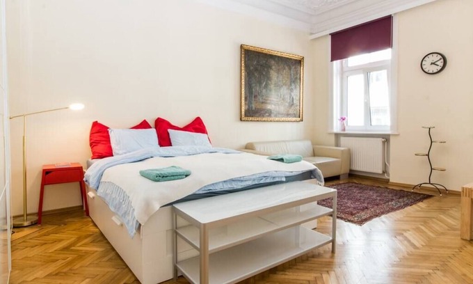 Josefstadt Apartment | ELEGANT, STYLISH STUDIO IN THE HEART OF VIENNA