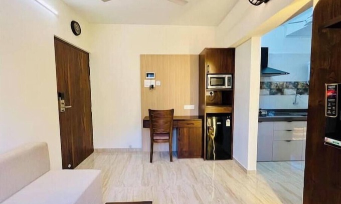 Kandivali East Apartment | Elegant Suite Malad West Prime Location