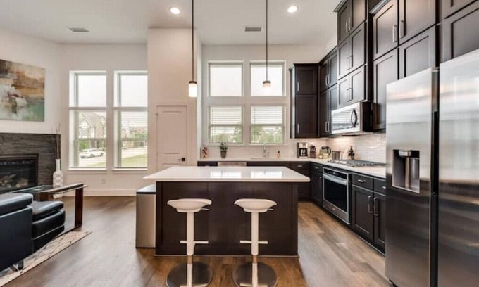 Lewisville House | Elegant Tech Oasis | Uplift Desk | TSLA Charger