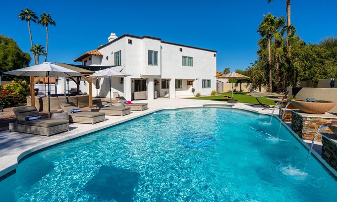 Sunset Ridge House | Elegant Vacation Dream Home w/Backyard Paradise!