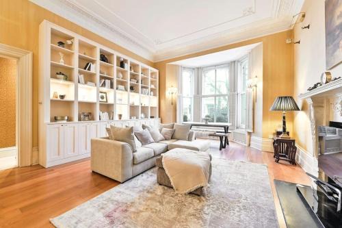 Redcliffe Apartment | Elegant Victorian Flat Near Chelsea Embankment