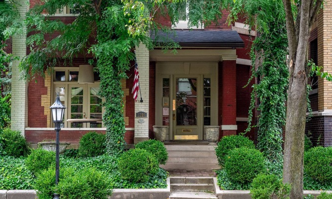 Old Louisville Condo | Elegant Victorian: Heart of Old Louisville