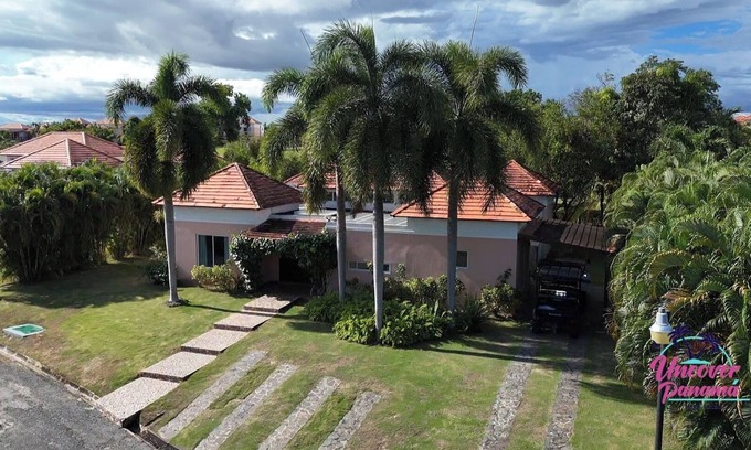 Playa Blanca House | Elegant Villa in Costa Blanca Overlooking the Mantarraya Golf Course