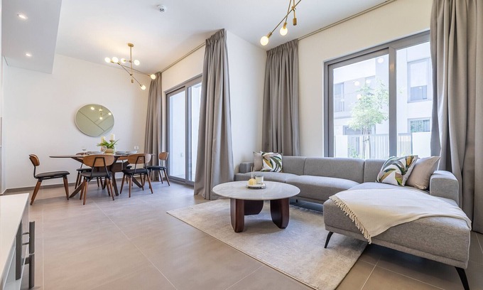 Dubai Ski Chalet | Elegant villa with 3 BDR I Maid Room I Garden/B51