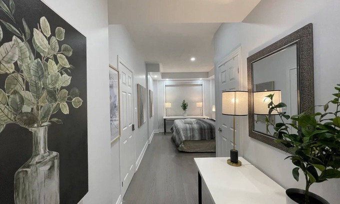 Oakville House | Elegant Winter Retreat Getaway In Oakville Whole Townhome