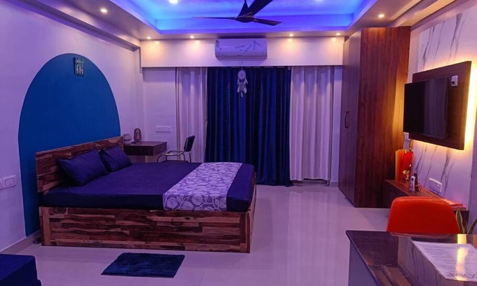 Kolkata Apartment | Elegant Xanadu Studio 604 -Pool, Airport, CC2 Mall