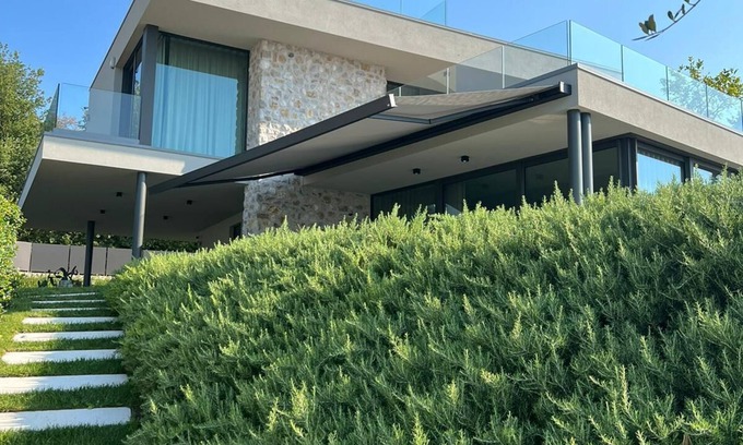 Marciaga Villa | Elegante Luxusvilla mit Pool und Spektakulärer Aussicht auf den Gardasee