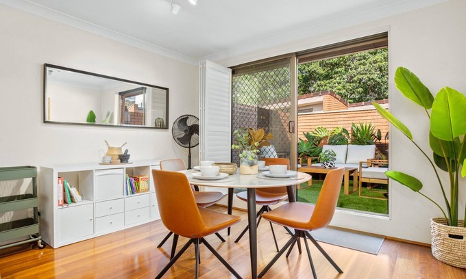 Chippendale Apartment | Elegantly Modern 2-Bed In The Heart of Chippendale