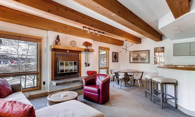 Crested Butte Condo | Elegantly Styled Plaza Condo - No Cleaning Fee! by RedAwning