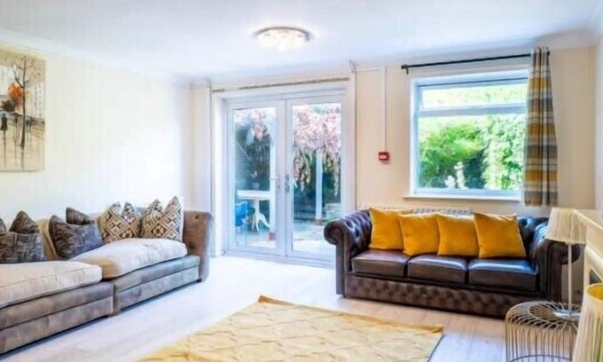 Luton House | Elegent Devon Retreat in Luton