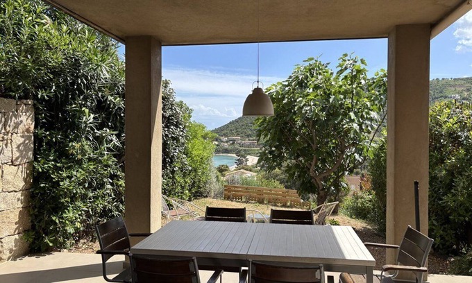 Tarcu House | ELENA VILLA - 3* - FRONT OF THE SEA