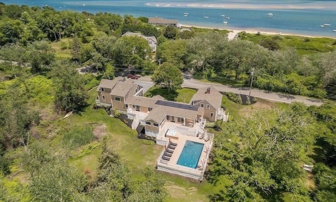 North Chatham House | Elevate Your Cape Stay: Chatham Luxury with Pool & Beach RPAM026