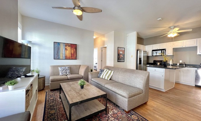 Mechanicsville Condo | ⌂ Elevated 2bed 1.5 Bath in a Historic 1913 Building ⌂