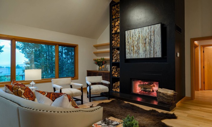 Jackson House | Elevated Living in the Heart of Jackson Hole! Spend the Season 4bed