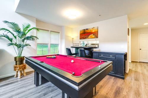 Fairland Apartment | Elevator In-Unit 3-Story Condo Only 14 Mi to DC!