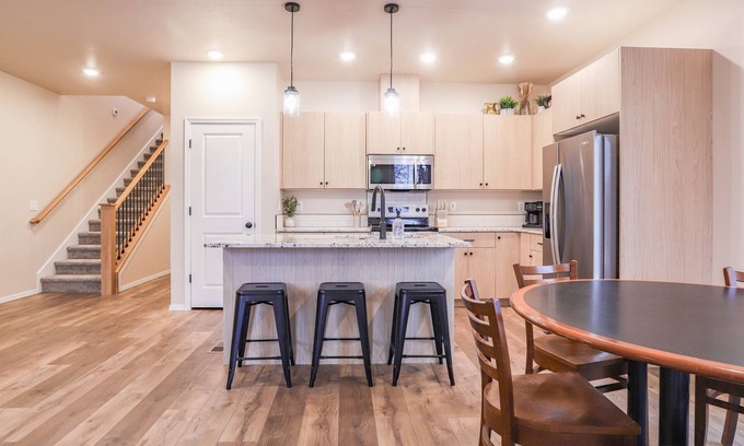 Caldwell House | Elgin Double Duplex|2 Places Next Door|Sleeps 20|Teams|Family|Events|Caldwell